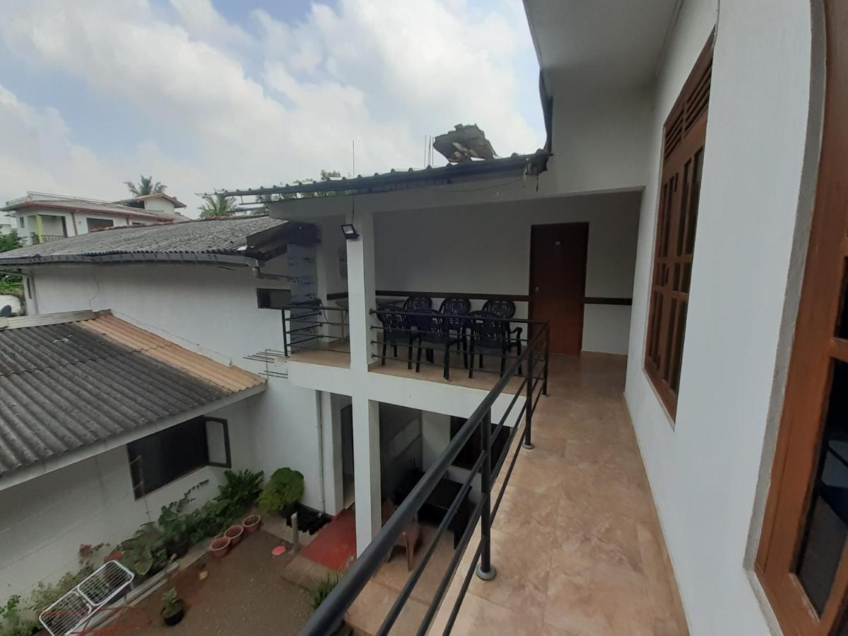 Emarald Holiday Homes Anuradhapura Exteriör bild