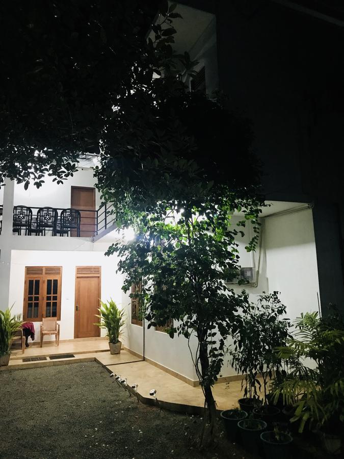 Emarald Holiday Homes Anuradhapura Exteriör bild