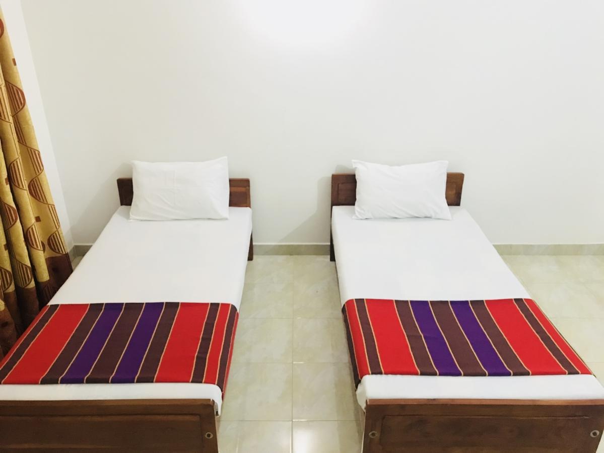 Emarald Holiday Homes Anuradhapura Exteriör bild