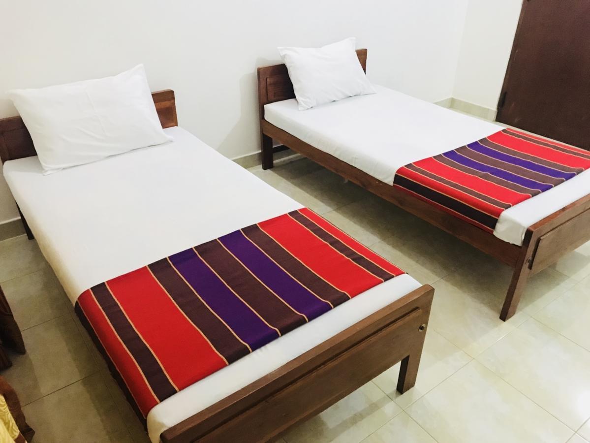 Emarald Holiday Homes Anuradhapura Exteriör bild