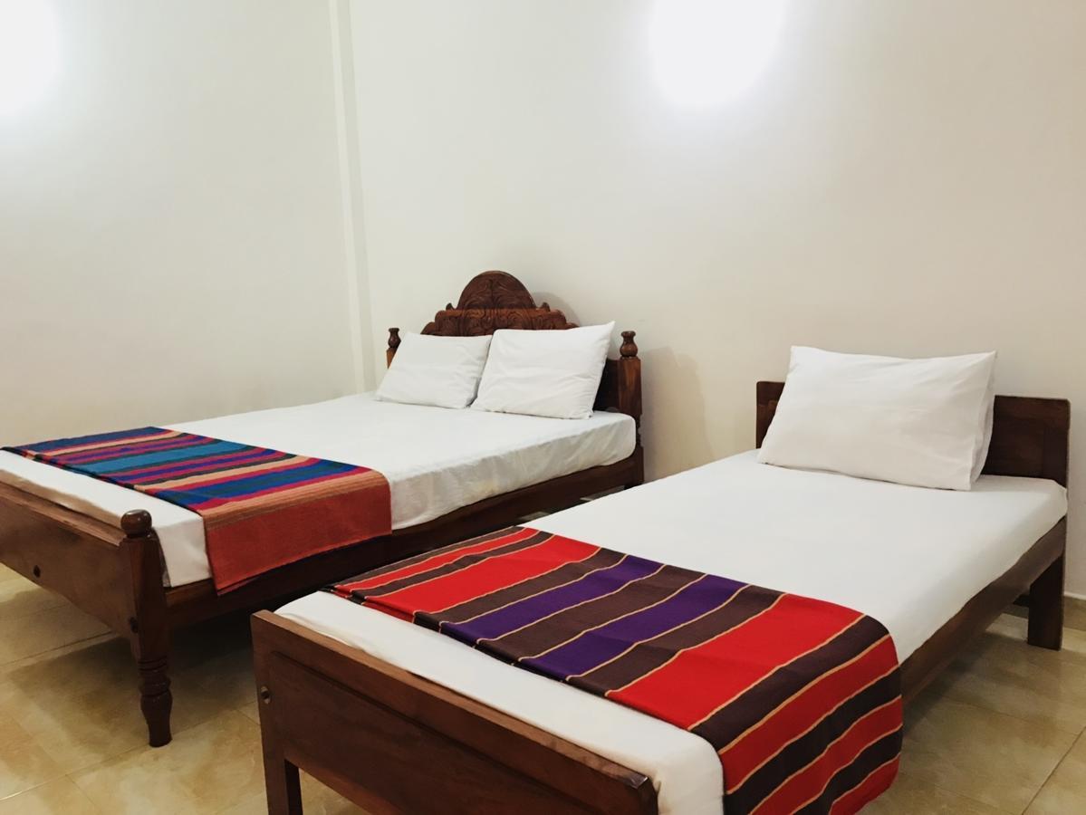 Emarald Holiday Homes Anuradhapura Exteriör bild