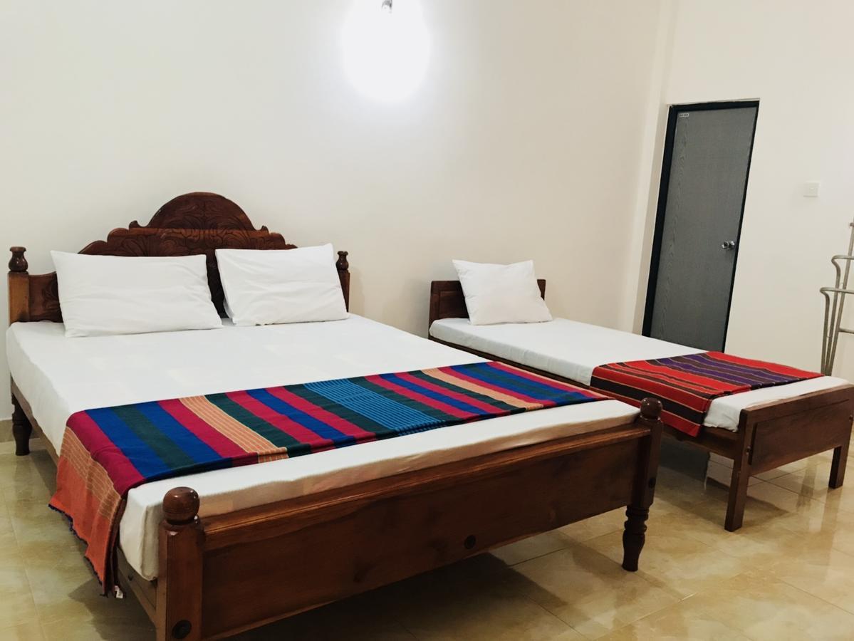 Emarald Holiday Homes Anuradhapura Exteriör bild
